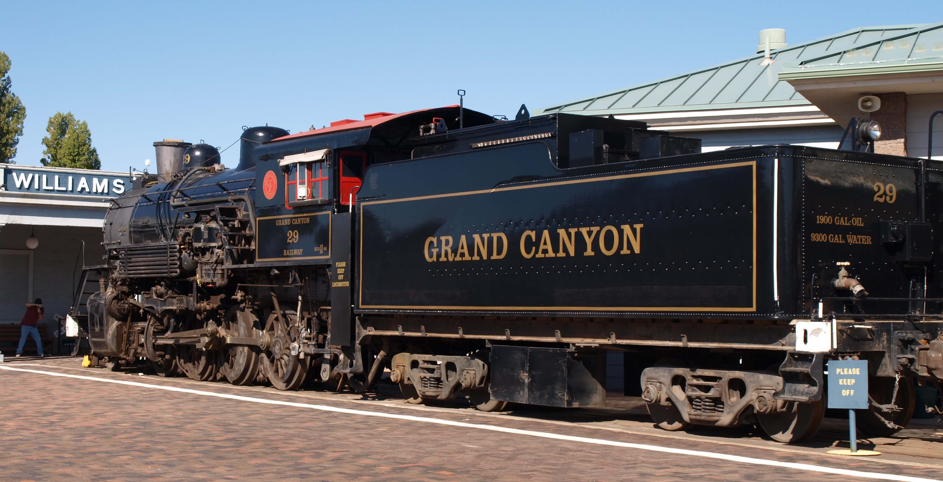 grand-canyon-railway-compressed