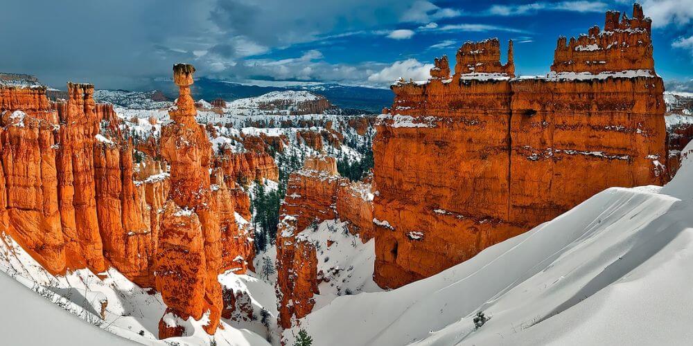 bryce canyon covered in snow